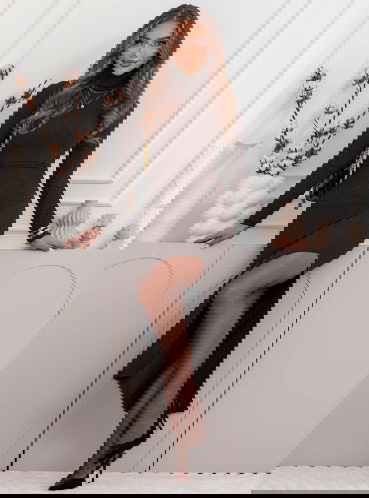 Czekoladowy prążkowany komplet bluzka...