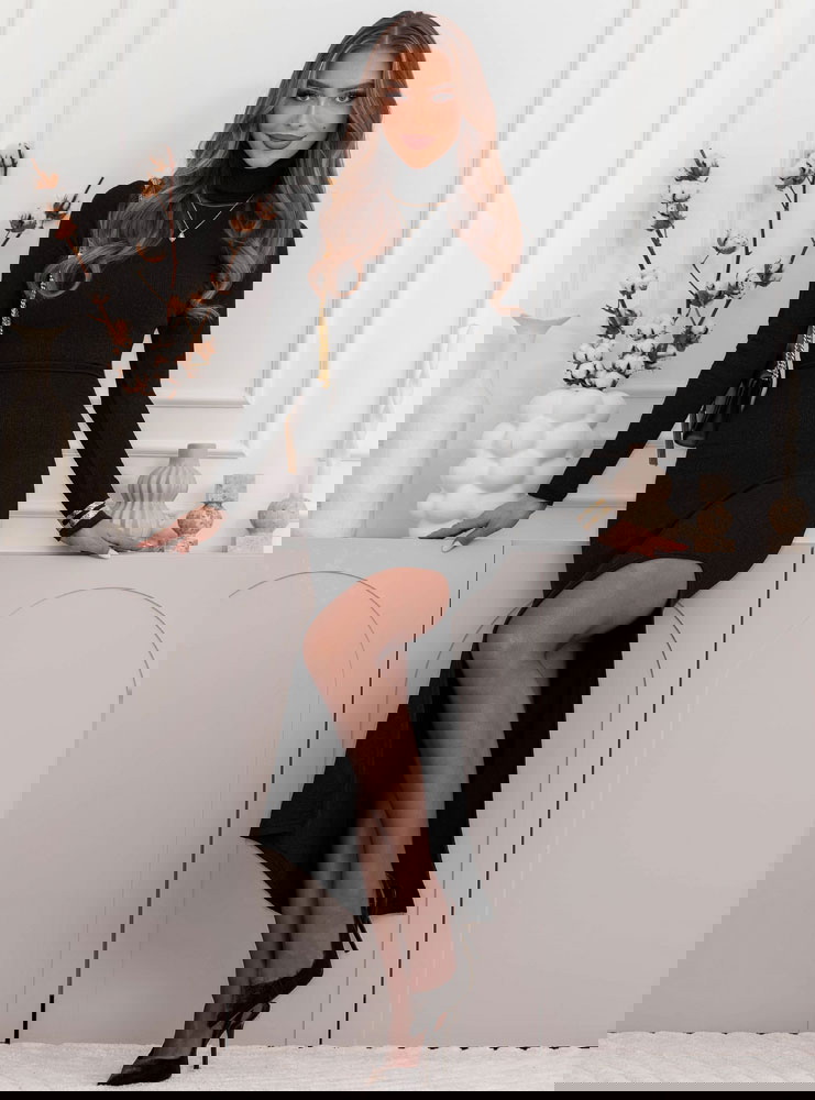 Czarny prążkowany komplet bluzka i...