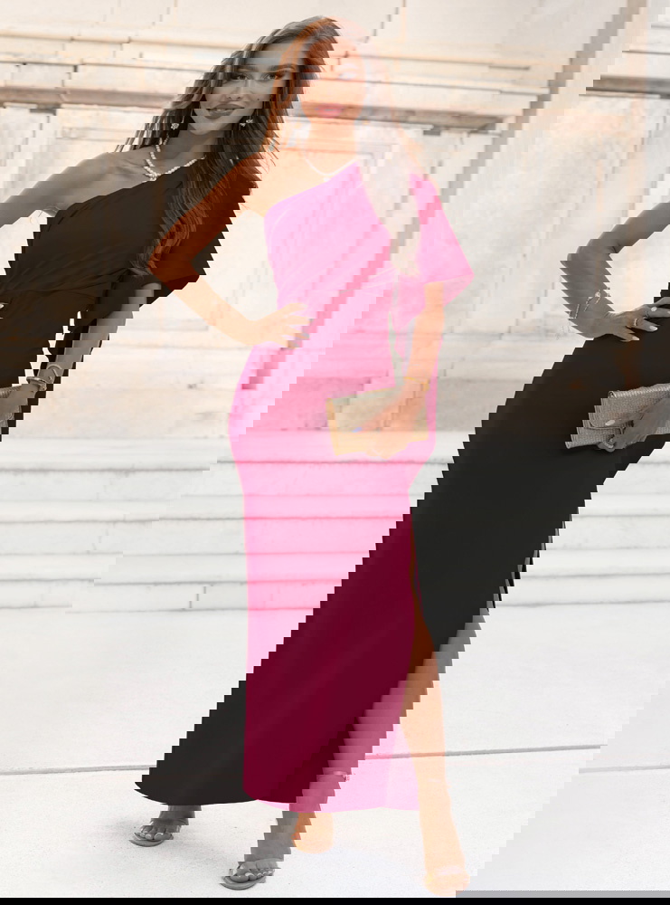 Bordowa sukienka na jedno ramię z...