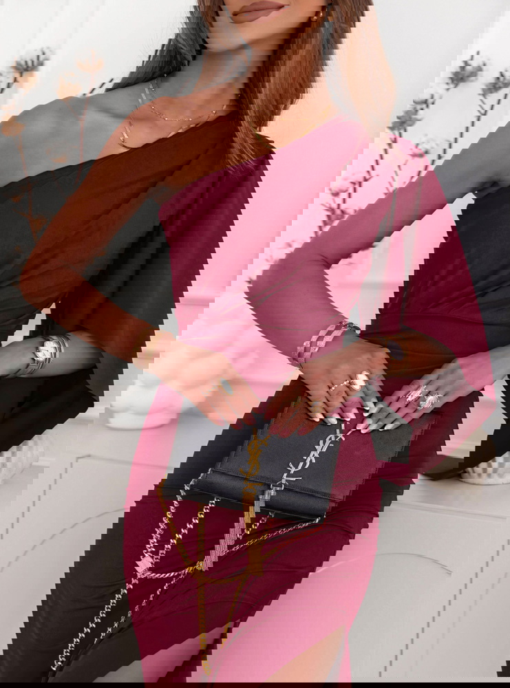 Bordowa sukienka na jedno ramię z...