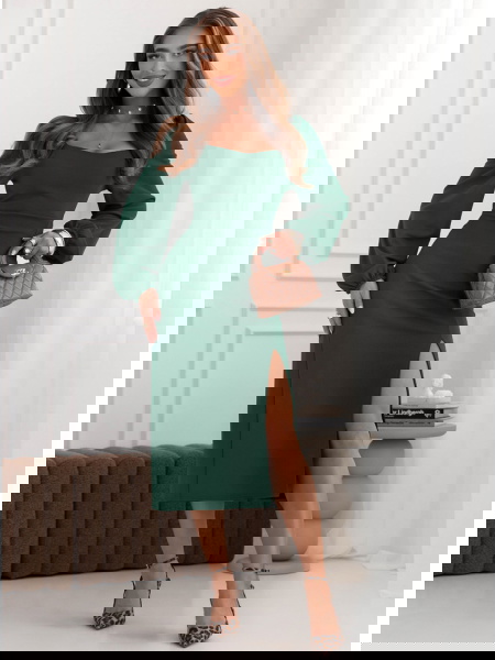 Sukienka z rozcięciem...