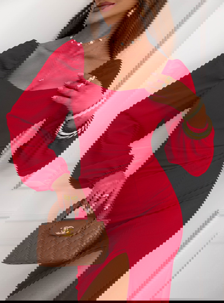 Malinowa sukienka z rozcięciem Cathey