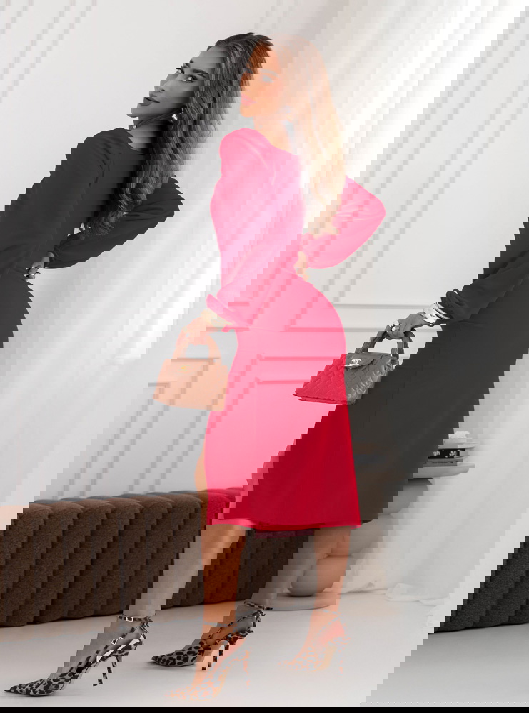 Malinowa sukienka z rozcięciem Cathey