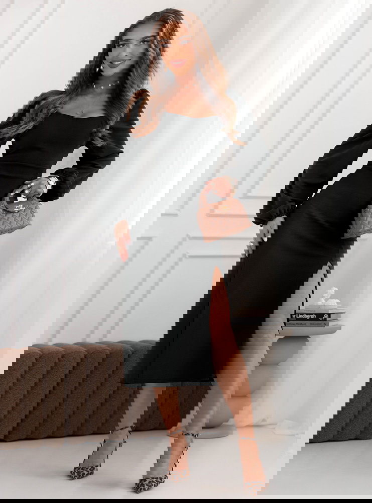 Czarna sukienka z rozcięciem Cathey