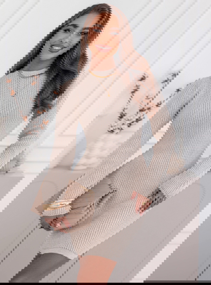 Beżowa sukienka swetrowa z wiązaniem...