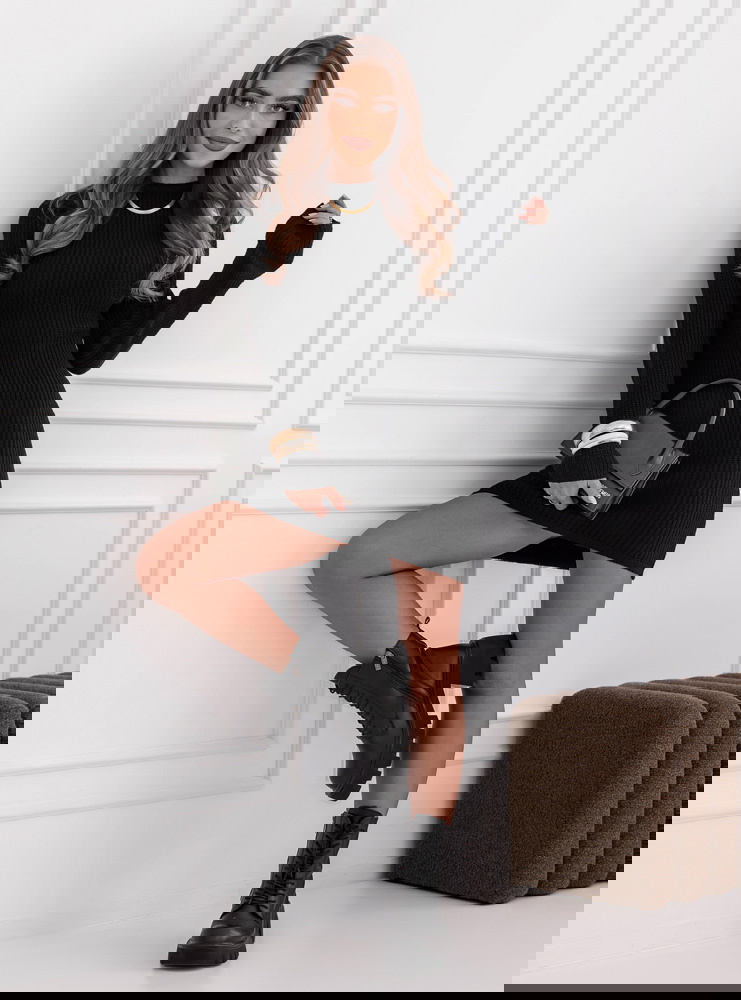 Czarna sukienka swetrowa z wiązaniem...