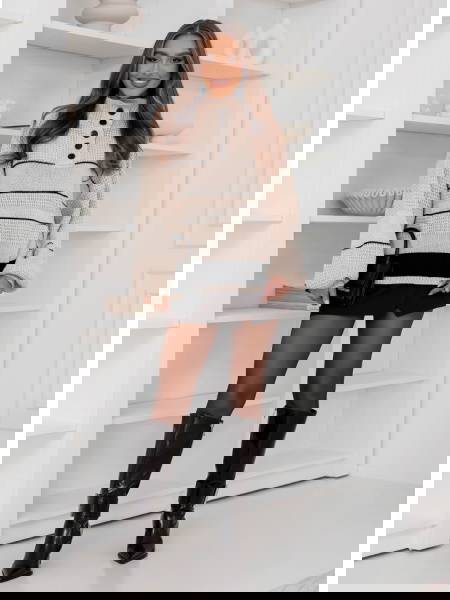 Beżowy sweter oversize z... 2