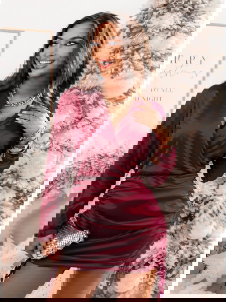 Bordowa satynowa sukienka...