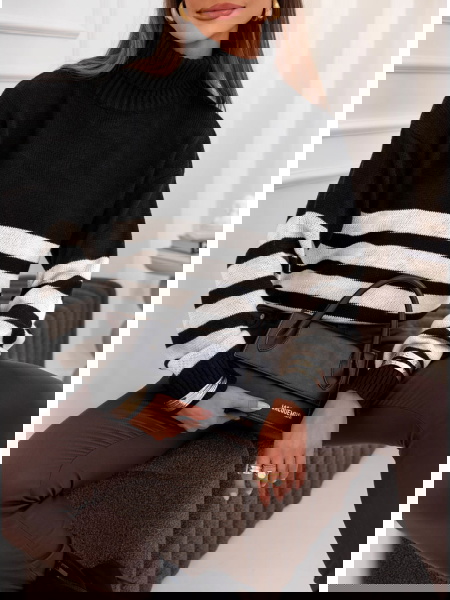 Czarny sweter z golfem w... 2