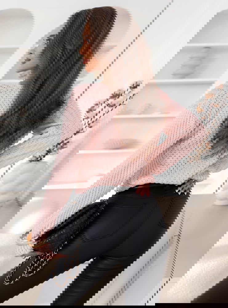 Pudrowy ażurowy sweter Chrysann