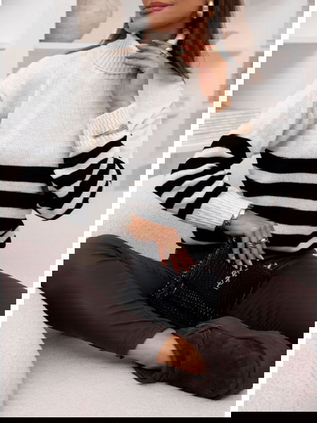 Sweter z golfem w paski... 2