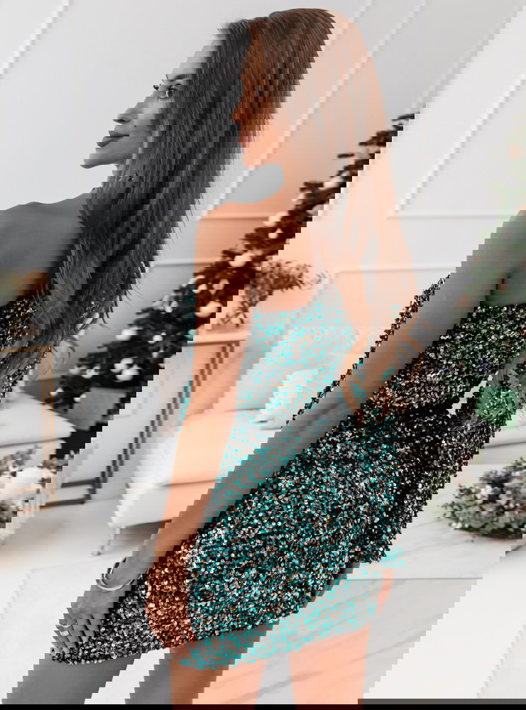 Turkusowa cekinowa sukienka na jedno...