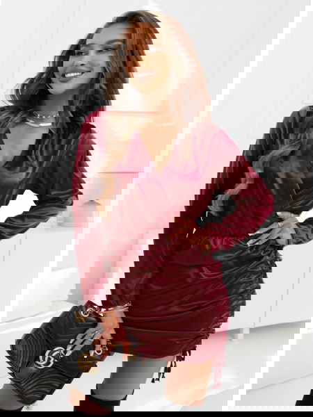 Bordowa satynowa sukienka...