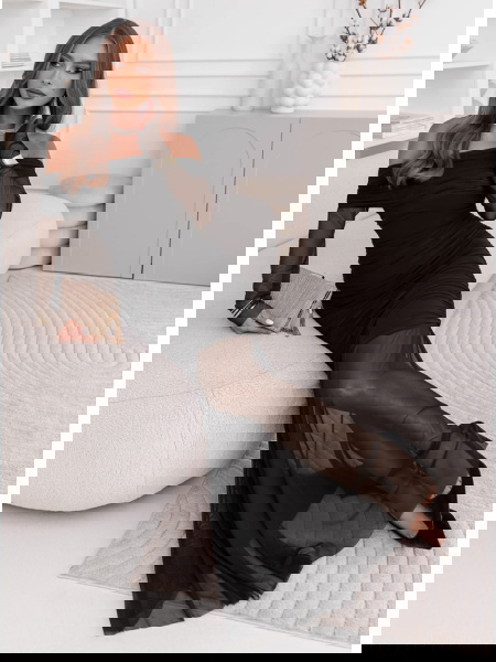 Czarna sukienka typu...