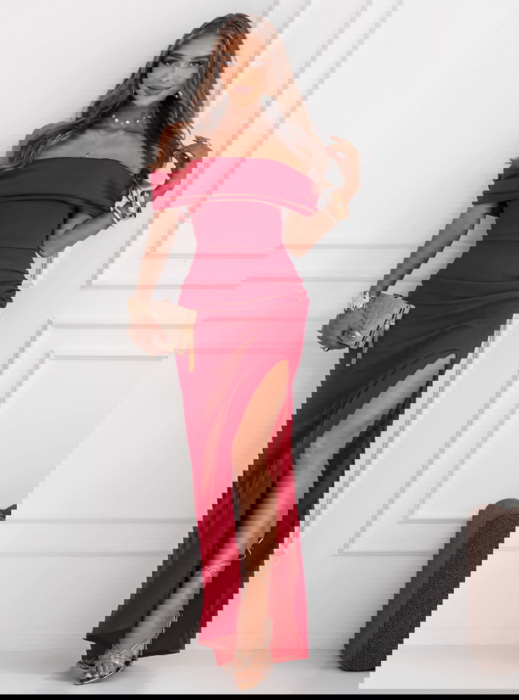 Malinowa długa dopasowana sukienka z...