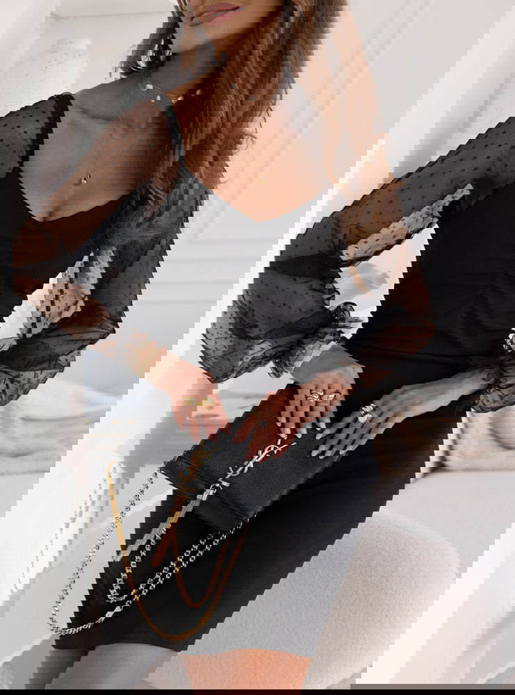 Czarna dopasowana sukienka z...