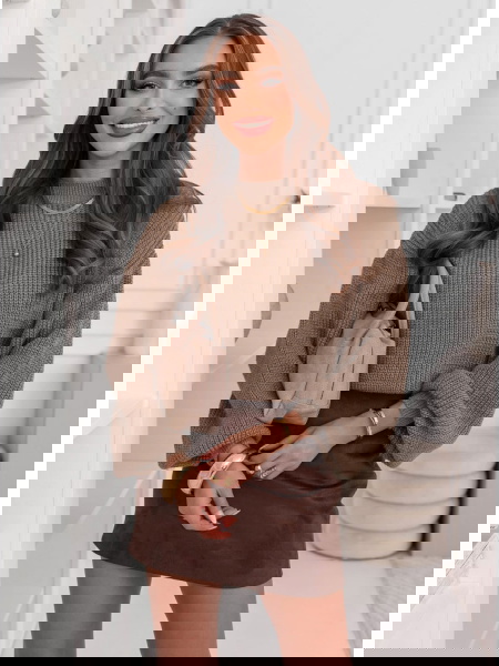 Krótki sweter z bufiastymi... 2