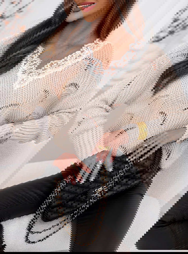 Beżowy sweter z ozdobną koronką Lashunta