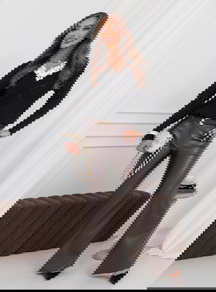 Czarny sweter z ozdobną koronką Lashunta