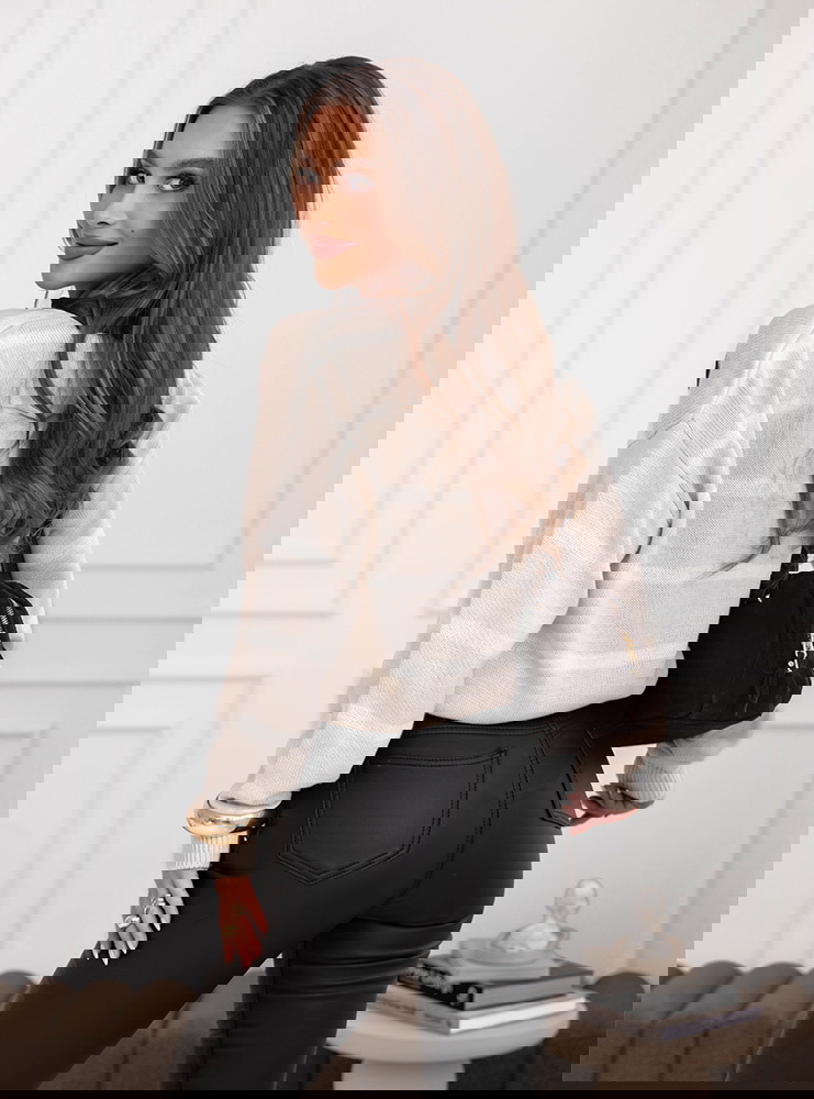 Sweter w paski zapinany na guziki...