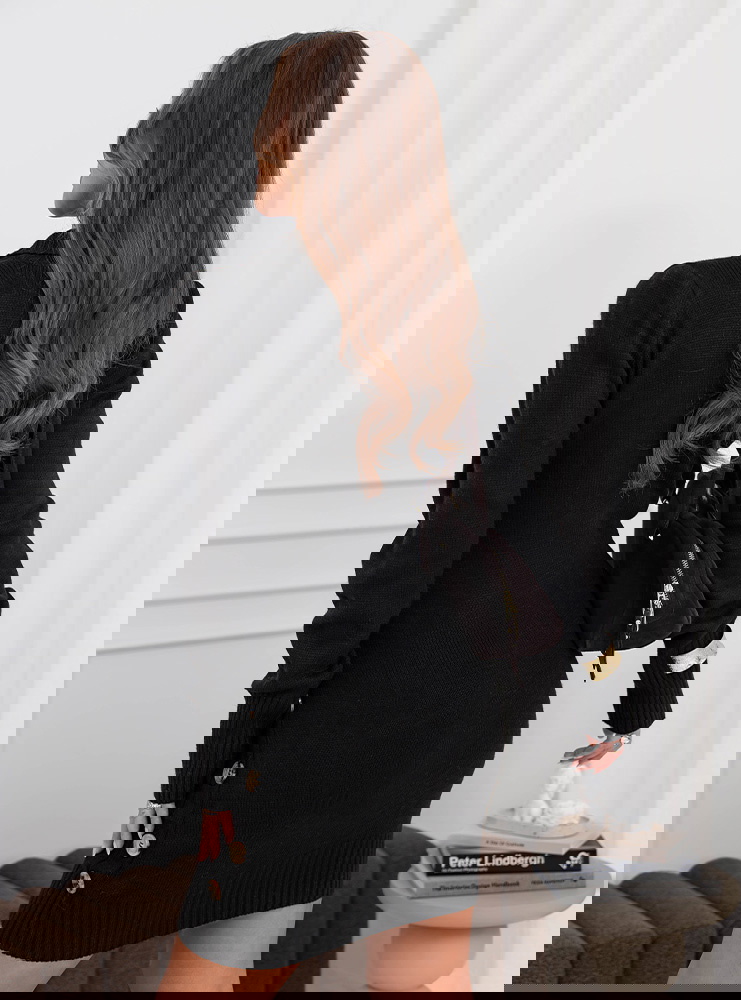 Czarna swetrowa sukienka z ozdobnymi...