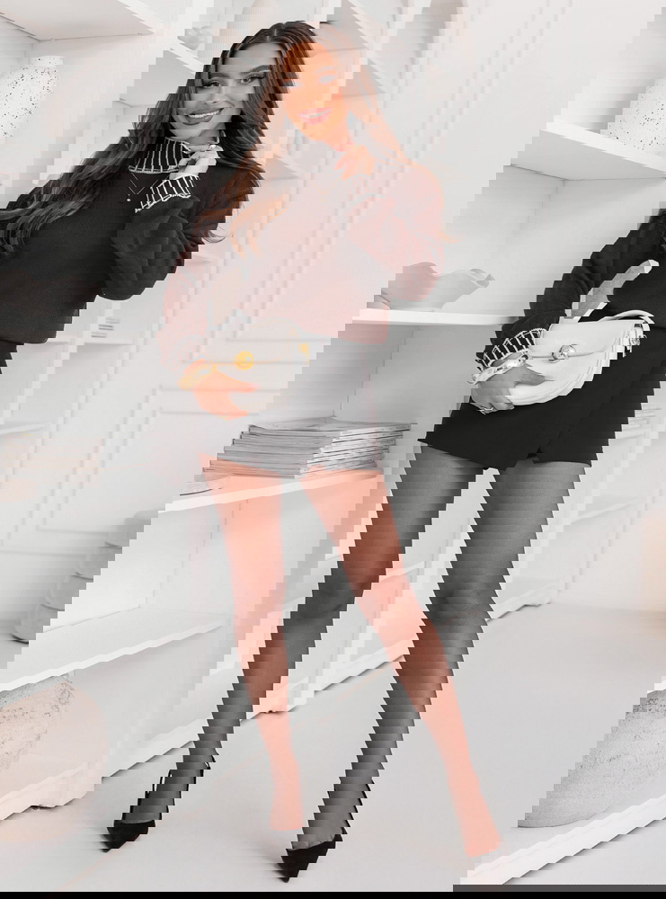 Czekoladowy sweter z golfem Lorella