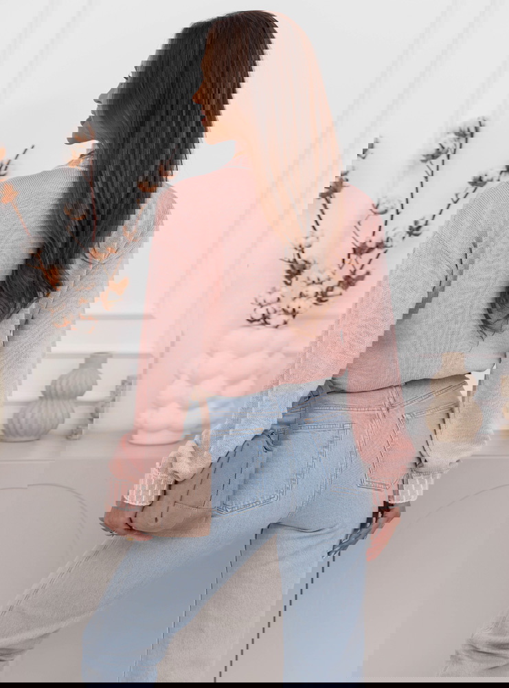 Pudrowy sweter z golfem Lorella