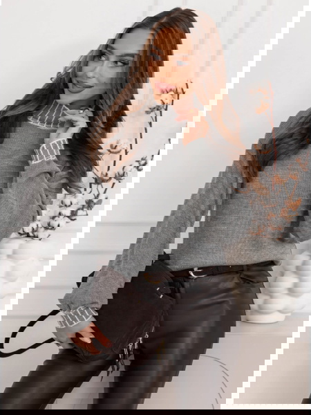 Szary sweter z golfem Lorella