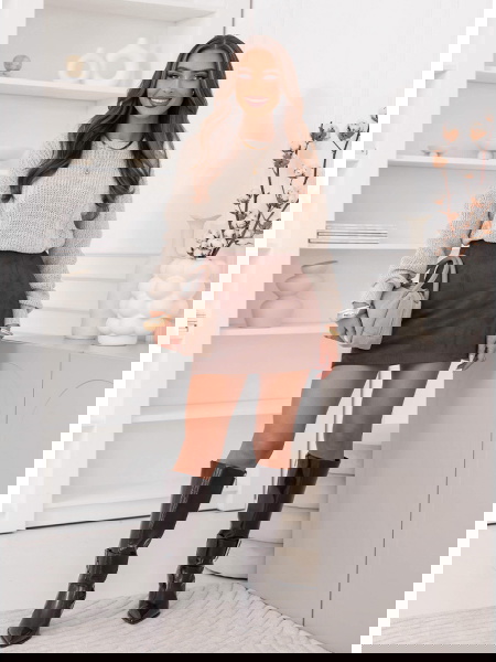 Beżowy sweter z... 2