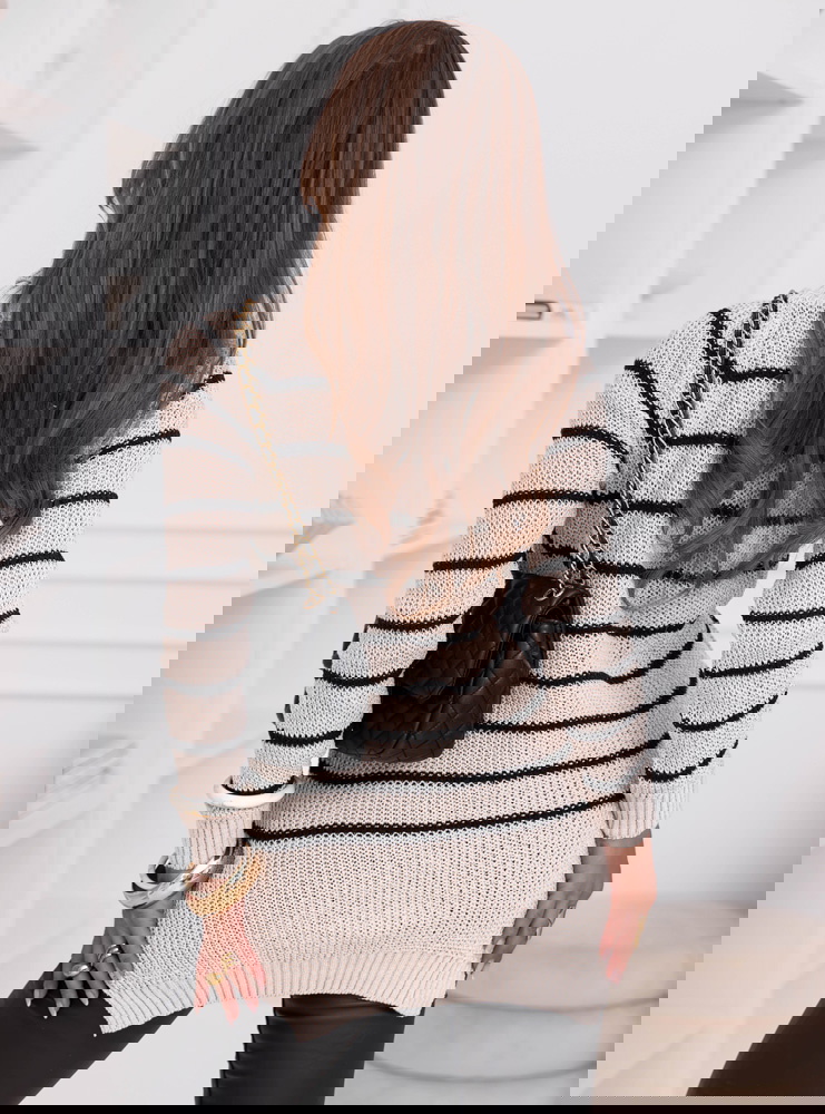 Beżowy sweter w paski Chrystallyn