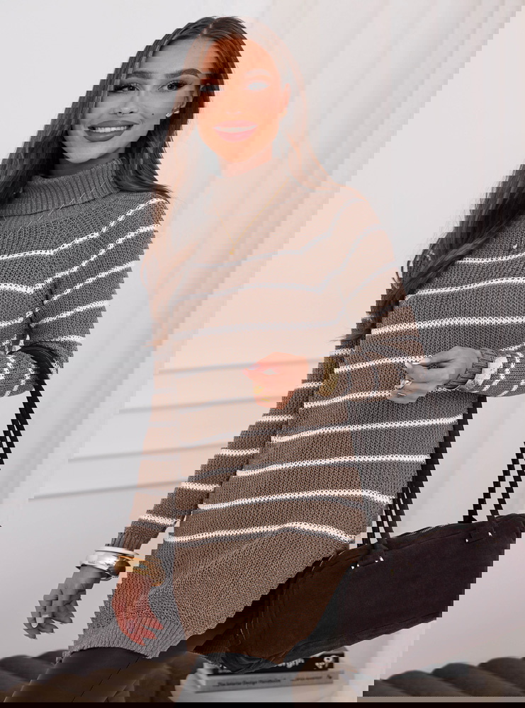 Czekoladowy sweter w paski Chrystallyn