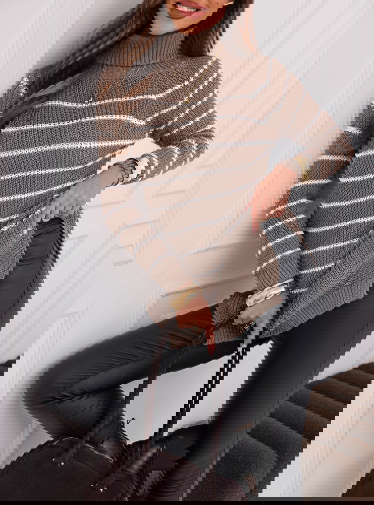 Czekoladowy sweter w paski Chrystallyn