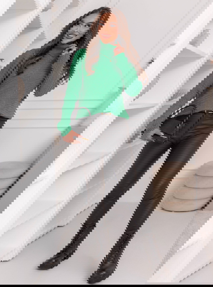 Zielony sweter z golfem Caylore