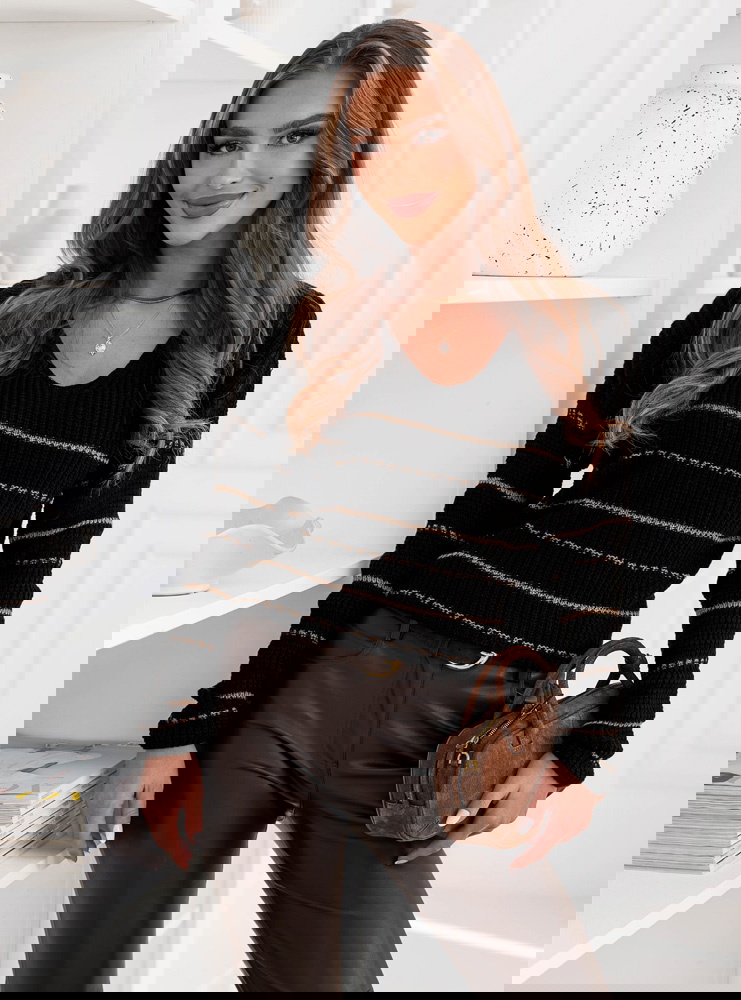 Czarny sweter w paski Rilliaa