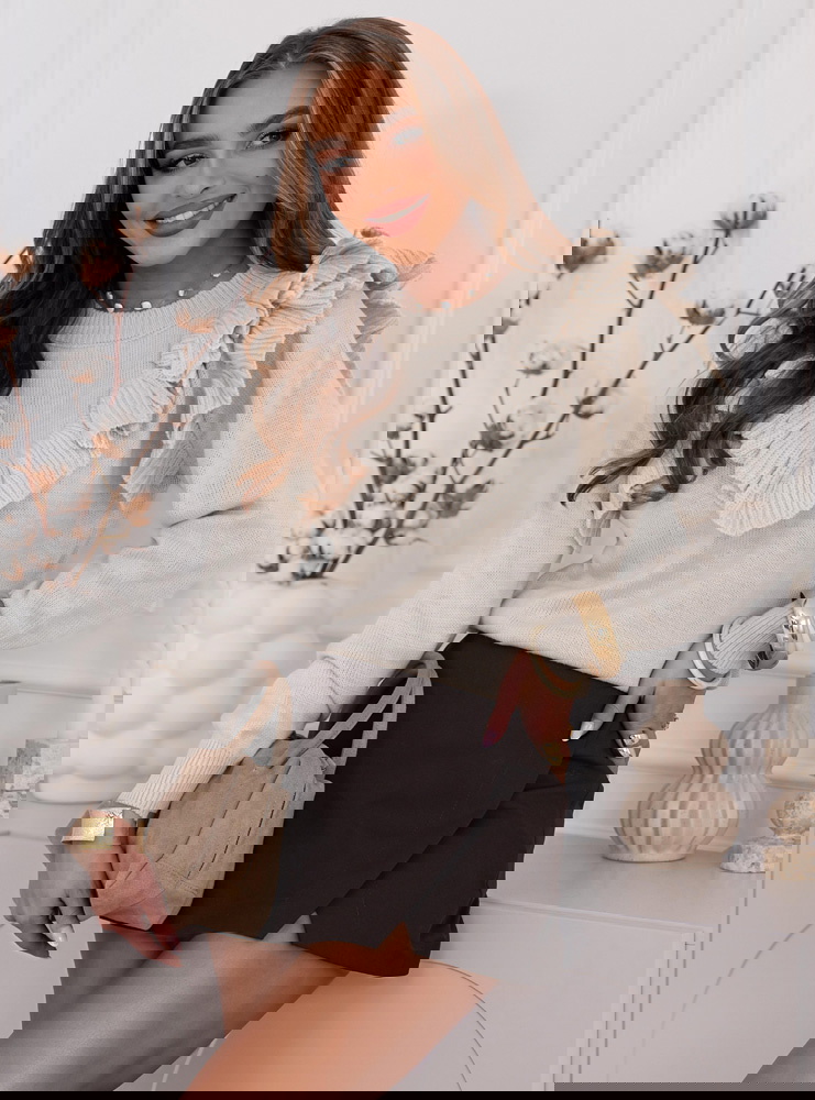 Beżowy sweter z falbankami Chalonn