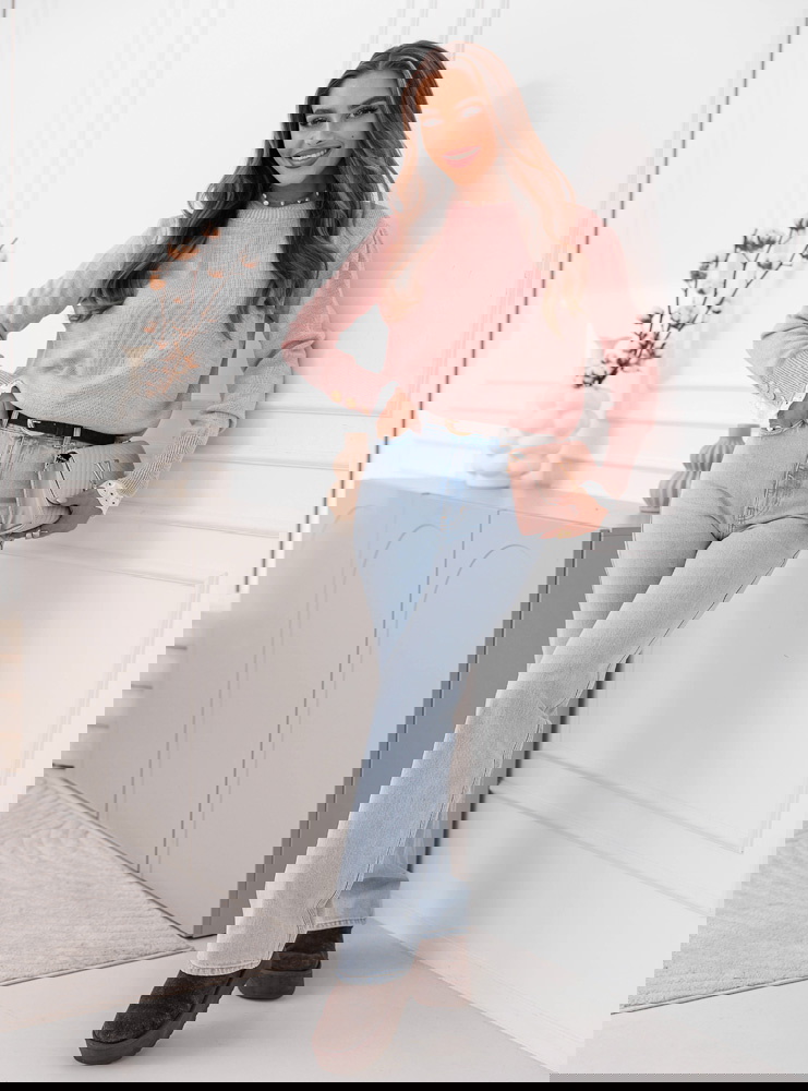 Pudrowy sweter z koronką na rękawach...