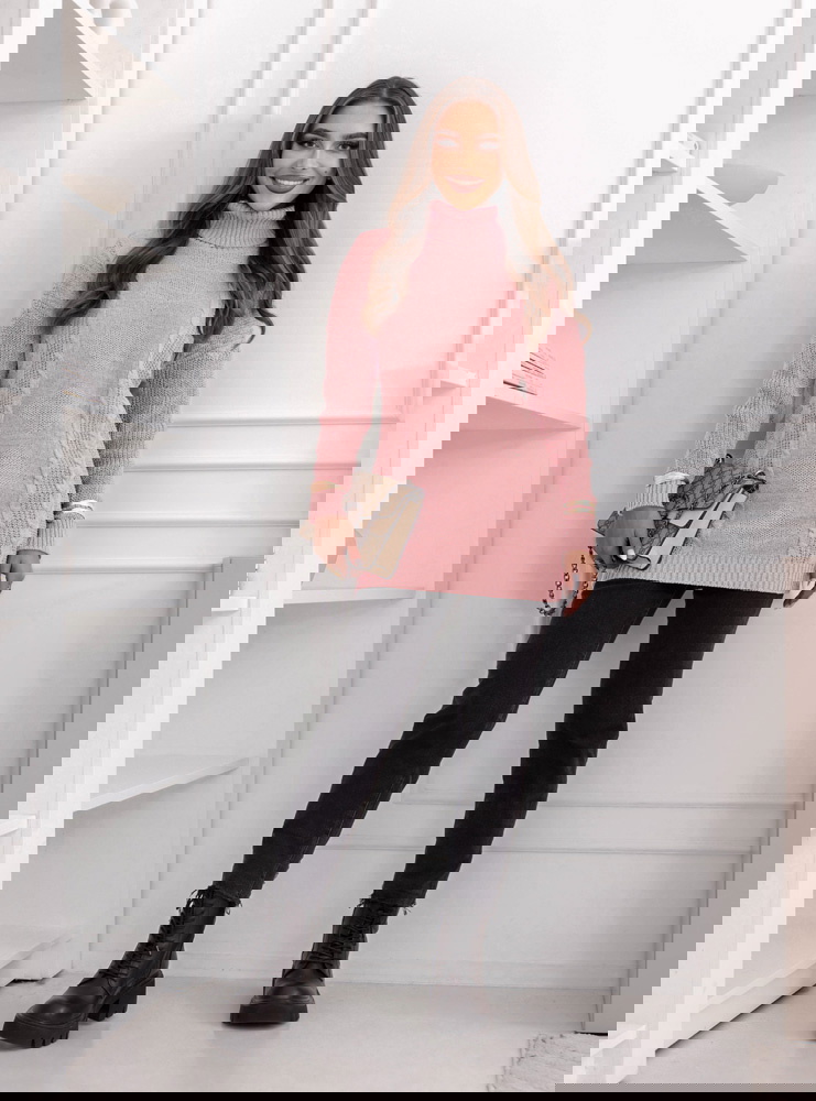 Pudrowy sweter z golfem Evilou