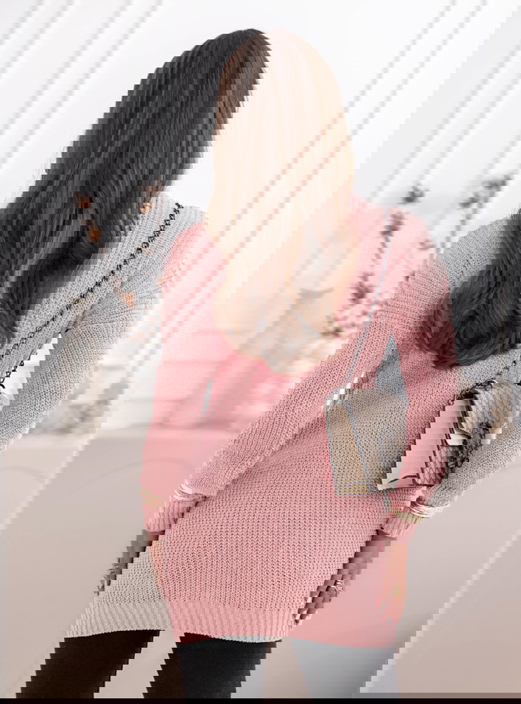 Pudrowy sweter z golfem Evilou