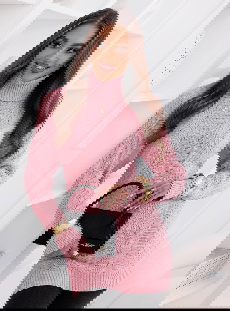 Pudrowy długi sweter z golfem Mirate