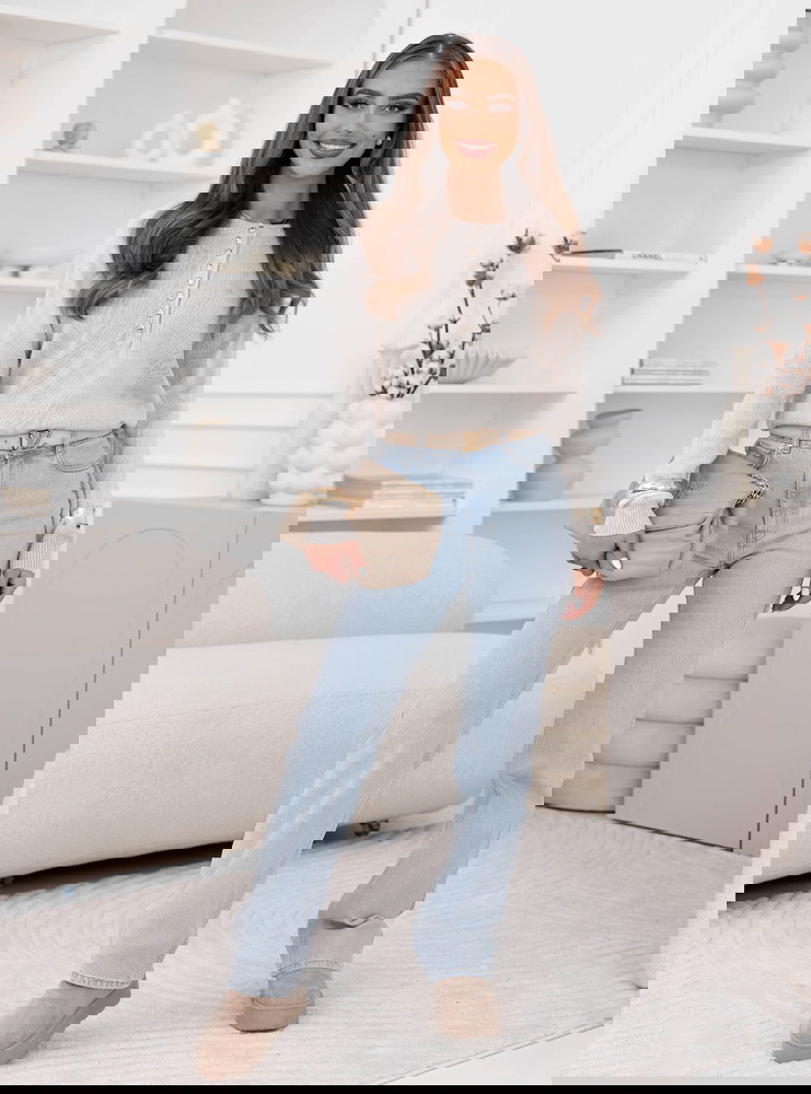 Beżowy sweter z guzikami Taurinaa