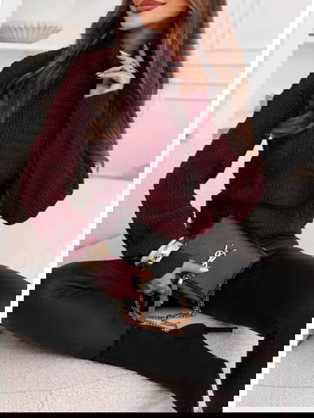 Bordowy sweter z golfem...