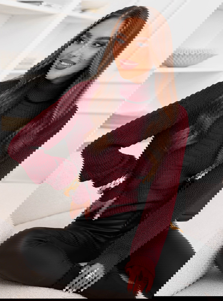 Bordowy sweter z golfem Debroah