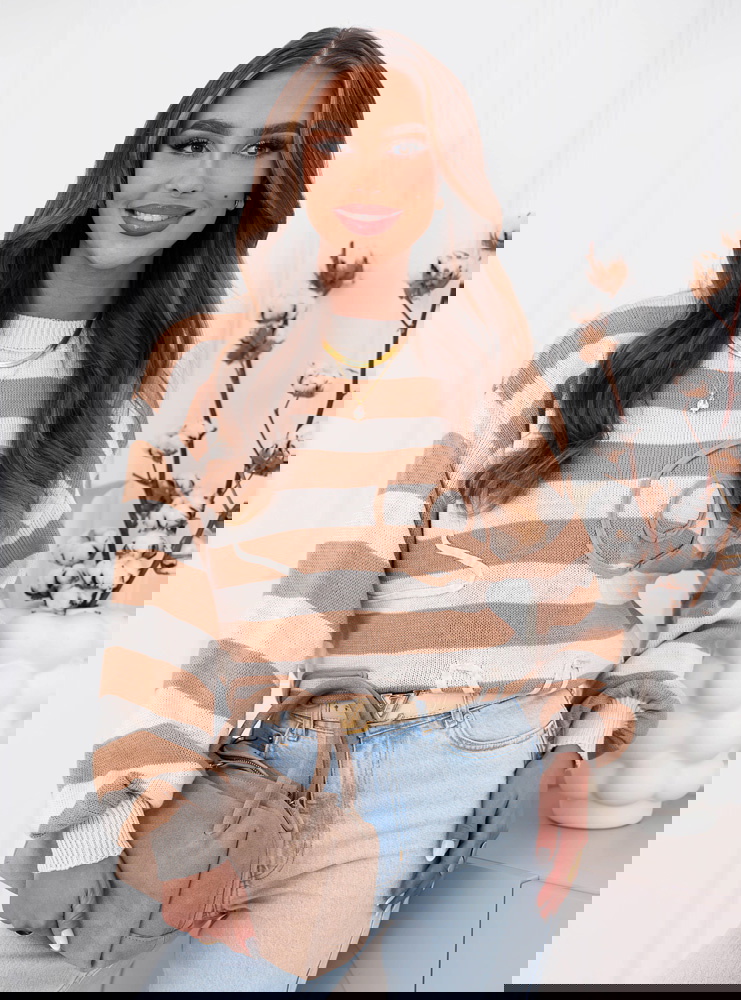 Beżowy sweter w paski Dukinea