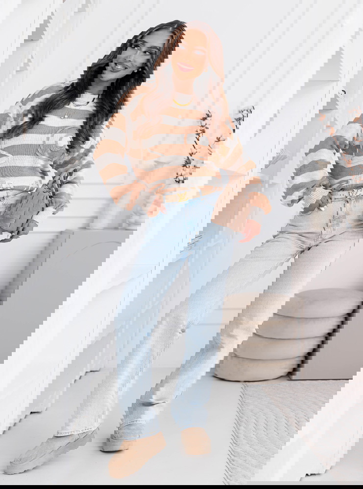 Beżowy sweter w paski Dukinea