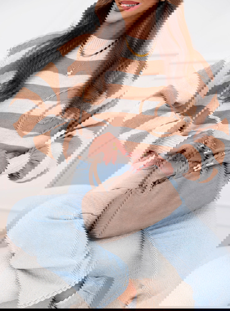 Beżowy sweter w paski Dukinea