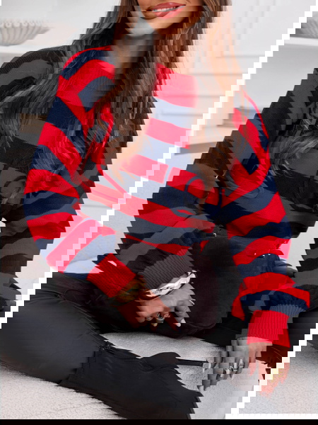 Granatowy sweter w paski...