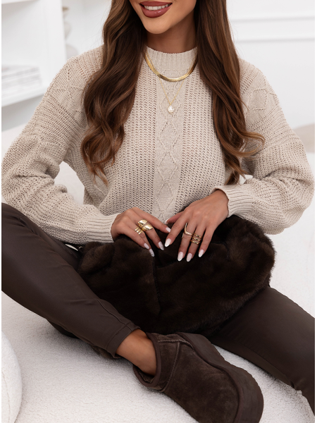 Beżowy sweter z ozdobnym... 2