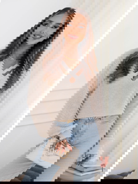 Beżowy sweter oversize Raeleen