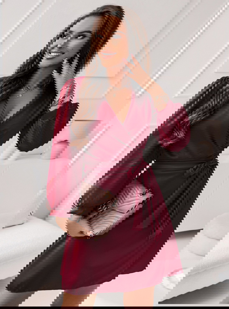 Bordowa satynowa sukienka przekładana...