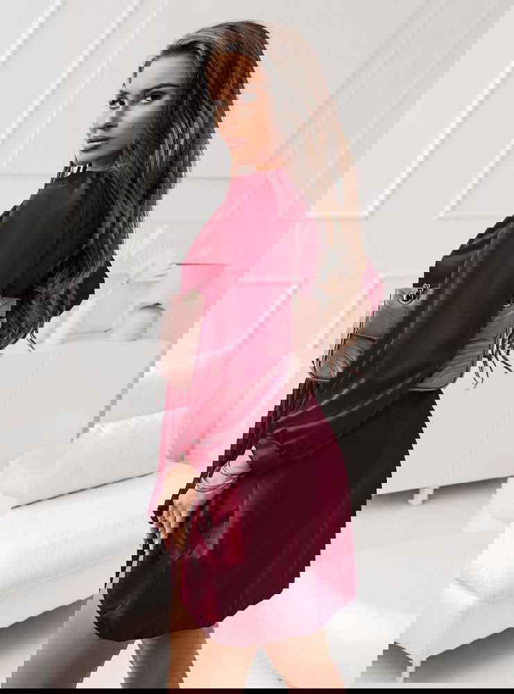 Bordowa satynowa sukienka przekładana...